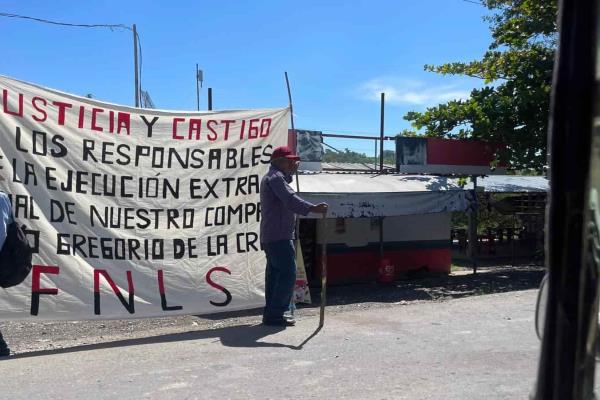 FNLS realiza bloqueo en zona huasteca de Veracruz