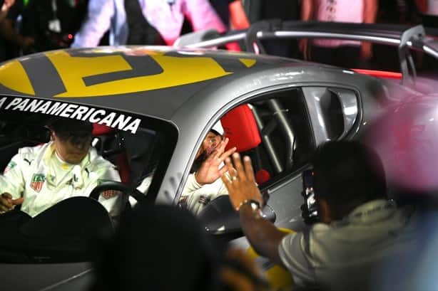 Actor Patrick Dempsey acapara reflectores en el arranque simbólico de la Carrera Panamericana | VIDEO