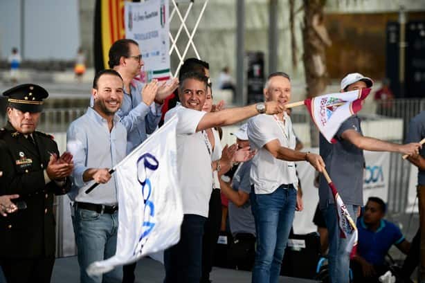 Actor Patrick Dempsey acapara reflectores en el arranque simbólico de la Carrera Panamericana | VIDEO