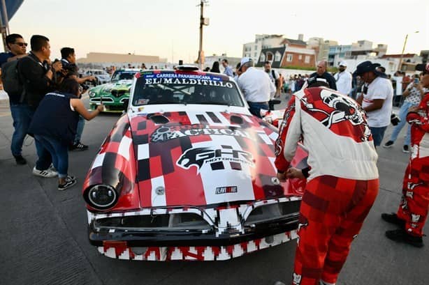 Actor Patrick Dempsey acapara reflectores en el arranque simbólico de la Carrera Panamericana | VIDEO