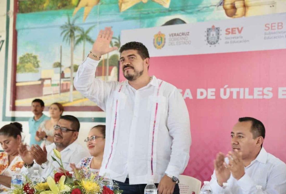 Zenyazen renuncia a la Secretaría de Educación de Veracruz