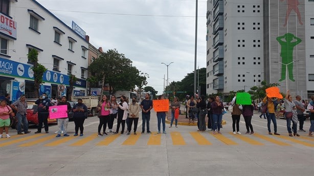 Madres de familia exigen médico neumólogo en la Torre Pediátrica de Veracruz | VIDEO