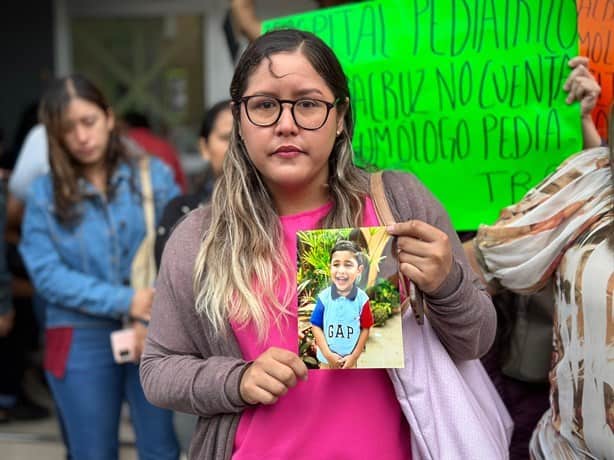 Madres de familia exigen médico neumólogo en la Torre Pediátrica de Veracruz | VIDEO