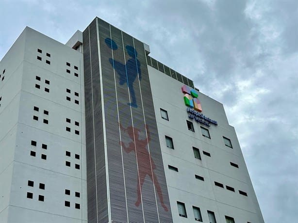 Madres de familia exigen médico neumólogo en la Torre Pediátrica de Veracruz | VIDEO