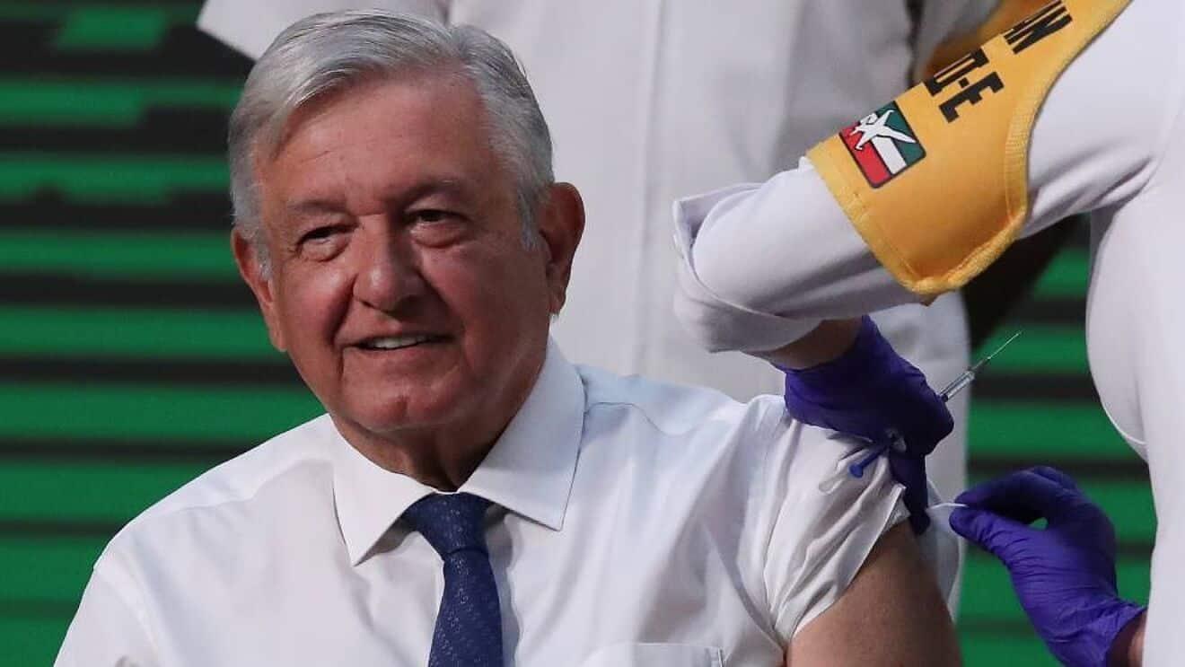 AMLO llama a vacunarse contra la influenza y covid-19; él se la aplicará en la mañanera