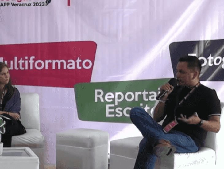 Fotoperiodista reconocido por la CEAPP Yahir Ceballos participa en foro periodístico