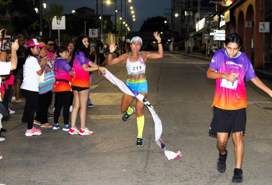 Éxito carrera en Acayucan con buena causa