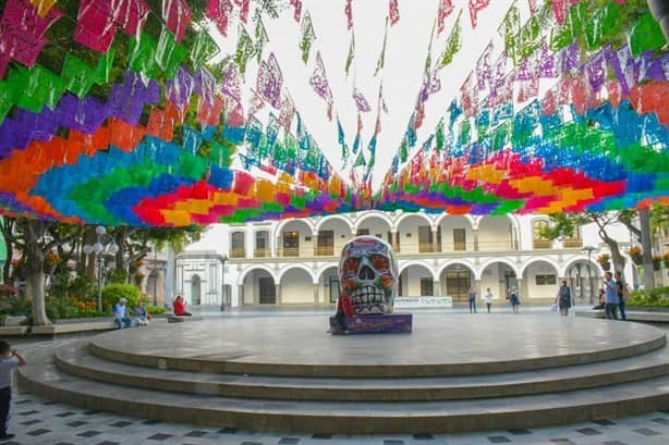 Conoce las calaveras gigantes con las que te puedes tomar fotos en Veracruz