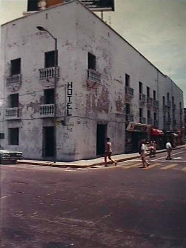 Este edificio antes era un convento y ahora es un hotel en Veracruz