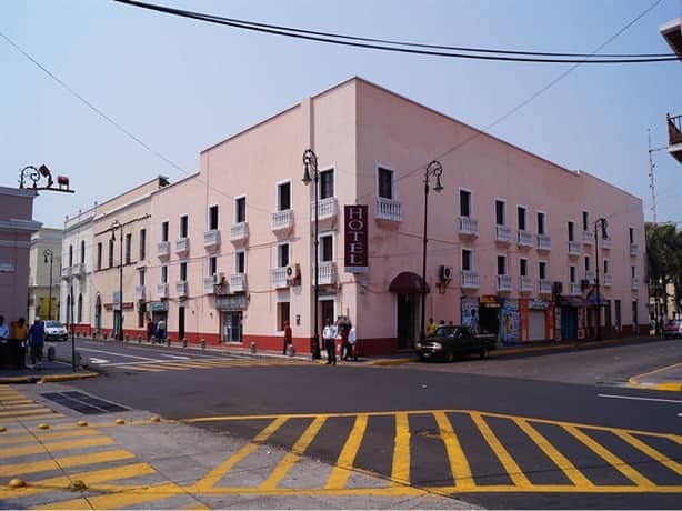 Este edificio antes era un convento y ahora es un hotel en Veracruz