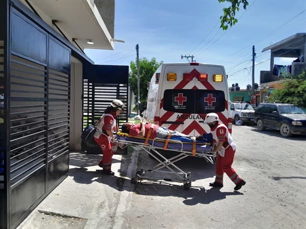 Hombre de Boca del Río cae de obra en construcción y se lesiona las piernas