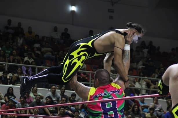 Veracruz recibió combates de calidad en el auditorio