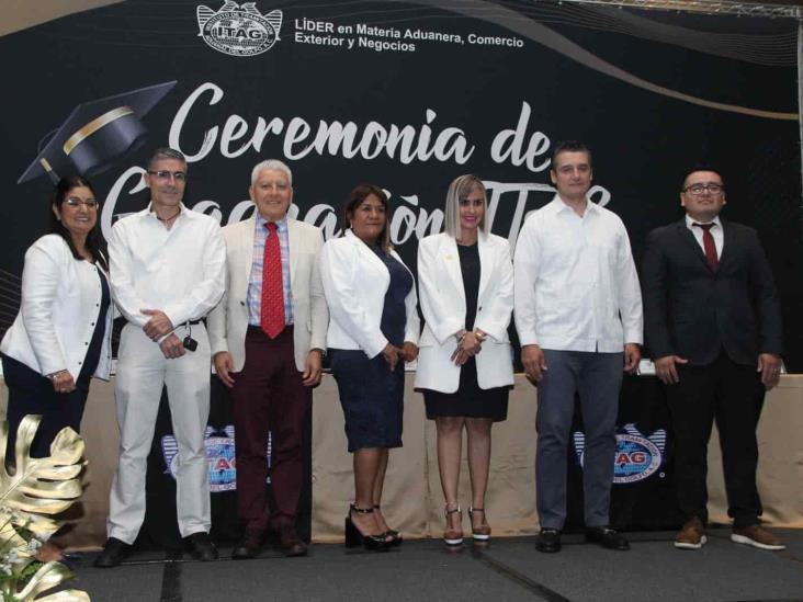 Llevan a cabo emotiva ceremonia de graduación de ITAG Universidad