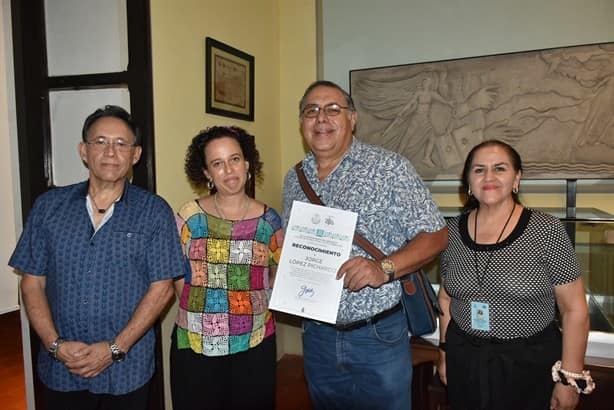 Alumnos de Isidro Laisequilla presentan exposición fotográfica