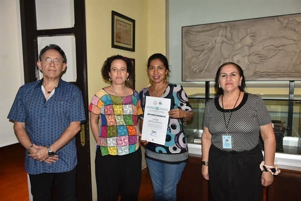 Alumnos de Isidro Laisequilla presentan exposición fotográfica