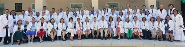 Exalumnos de la Facultad de Medicina de la UV celebran 40 años de egresados