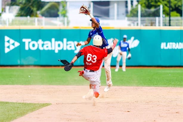 Realiza El Águila showcase con jóvenes