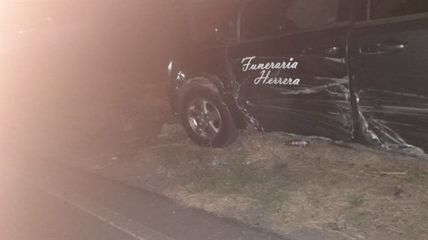 Taxista choca contra una carroza en calles de Cardel, en Veracruz