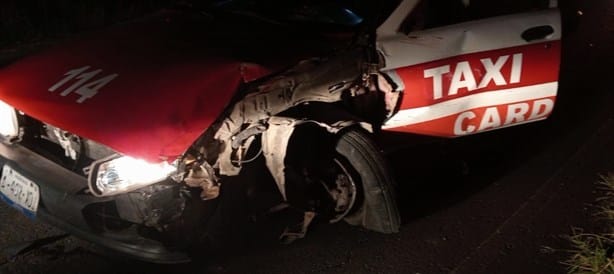 Taxista choca contra una carroza en calles de Cardel, en Veracruz