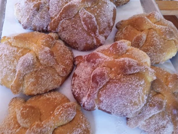 ¿Hay una versión prehispánica del pan de muerto? Esto sabemos