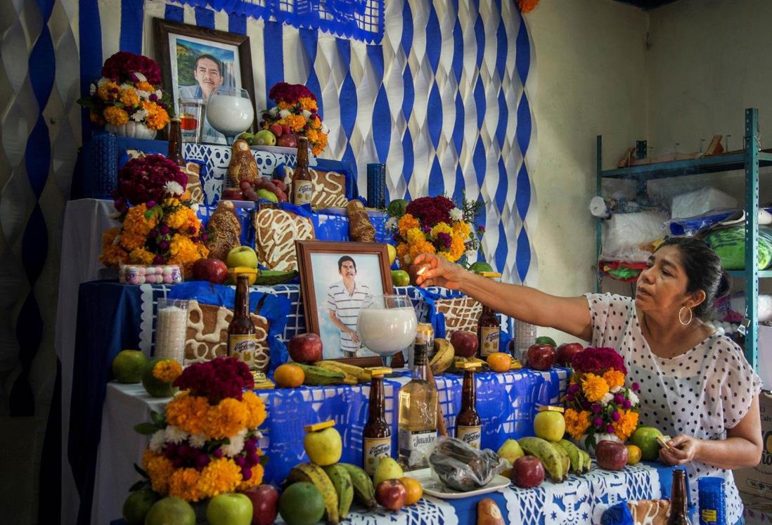 Esto son los elementos que no deben faltar en los altares de muertos