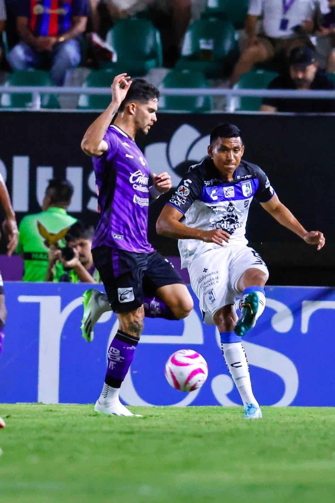 Golea Mazatlán a Gallos Blancos