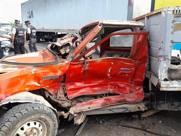 Abuelito quedó prensado tras fuerte accidente en Veracruz