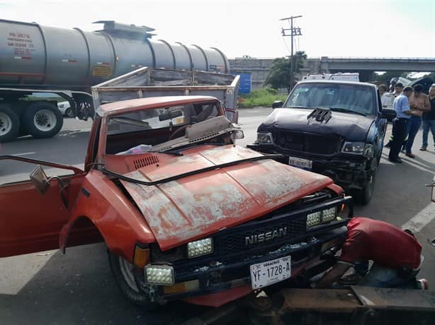 Abuelito quedó prensado tras fuerte accidente en Veracruz