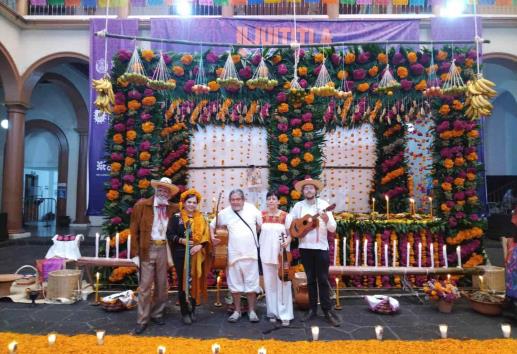 Inauguran altar de muertos en Palacio de Gobierno de Veracruz