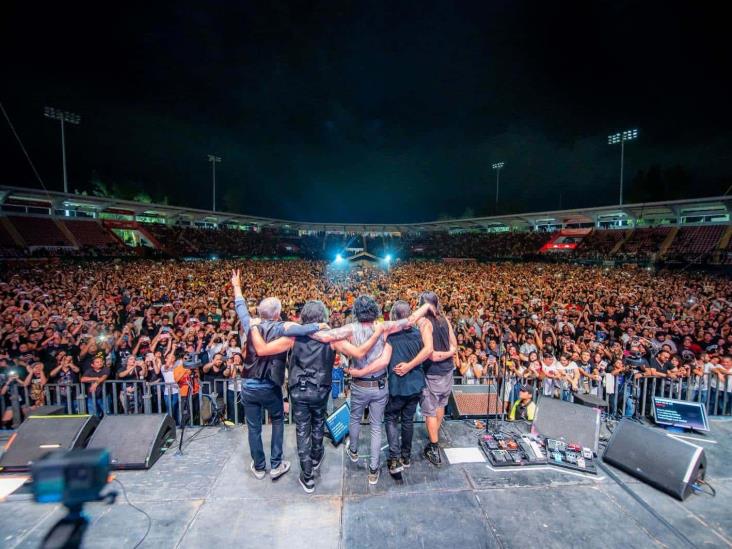 10 mil asistentes gozaron de Caifanes en el Beto Ávila