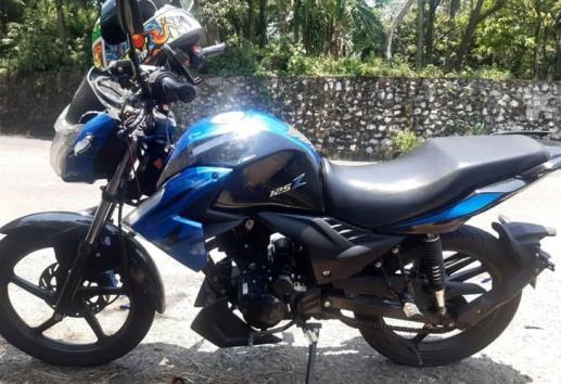 Individuo roba motocicleta a un costado de Parroquia en Córdoba (+Video)