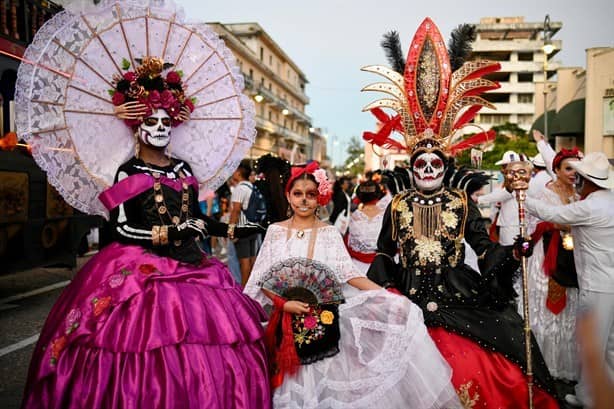 Carnaval de Catrinas en Veracruz sorprendió por su colorido y alegría | VIDEO