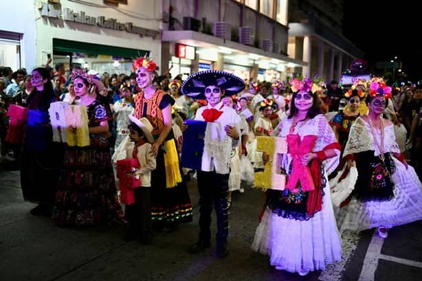 Carnaval de Catrinas en Veracruz sorprendió por su colorido y alegría | VIDEO