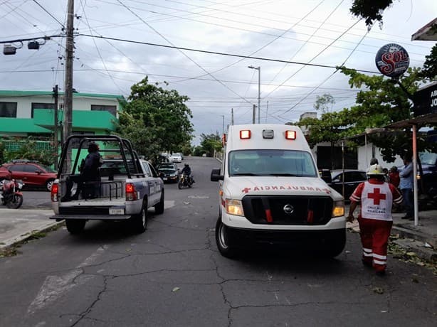 Atropellan y arrastran a joven motociclista en la colonia Miguel Hidalgo, en Veracruz