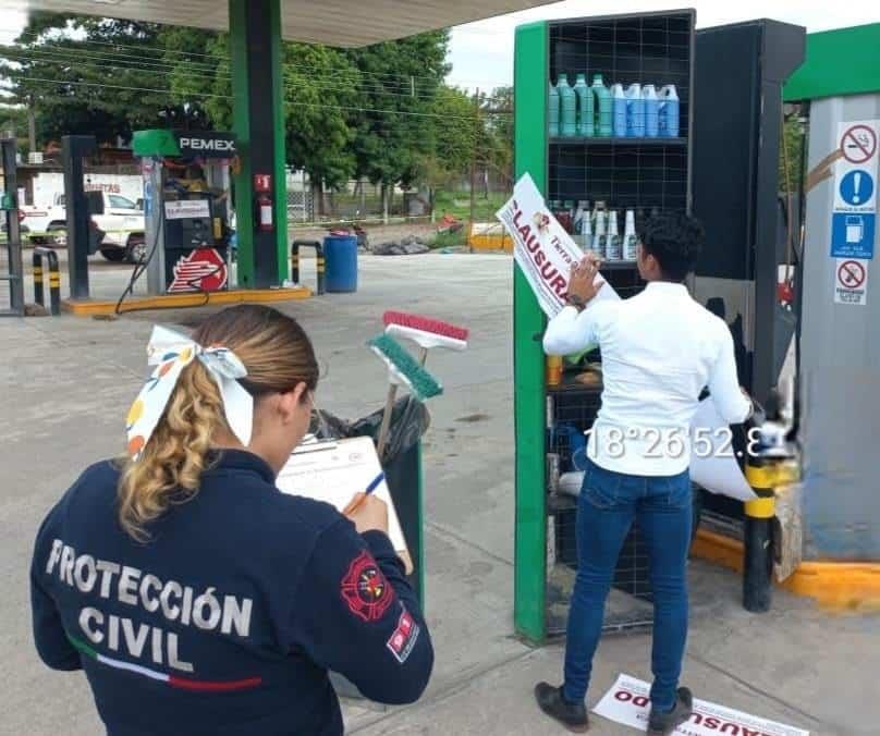 Clausuran gasolinera de Tierra Blanca tras el colapso de techo