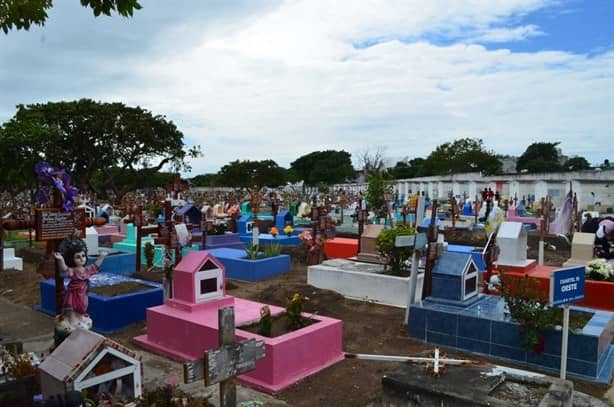 Norte frenó la visita a los panteones de Veracruz por el Día de Muertos