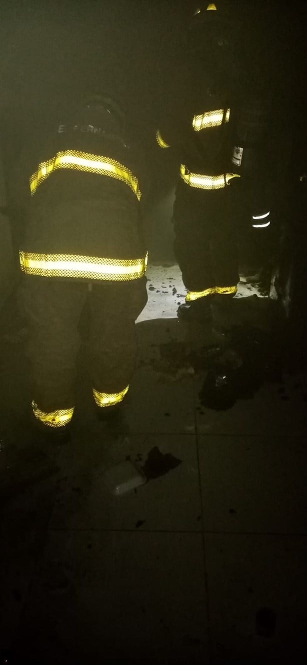 Se incendia casa por veladora en El Tejar, Veracruz