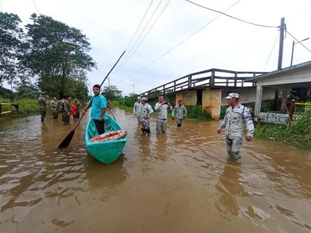 Cientos de casas son afectadas por crecimiento de río Agua Dulce