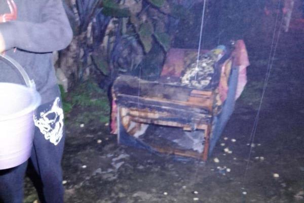 Veladora de ofrenda desata incendio en vivienda de Atzacan