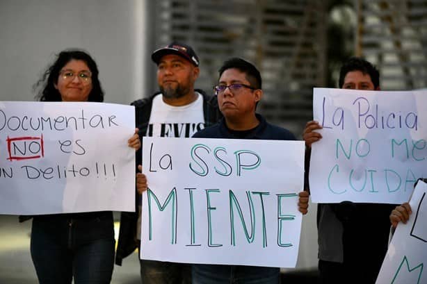 Protestan reporteros en las instalaciones de la SSP por violencia policial en Veracruz | VIDEO