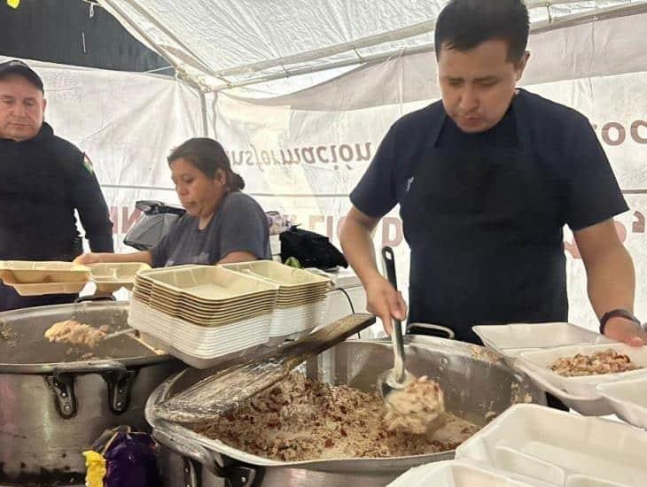 Instalan cocina móvil para los afectados por inundación de Agua Dulce