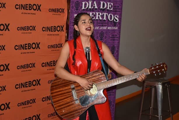 En Cinebox Diverplaza realizan estreno de la película Día de Muertos de José Medina