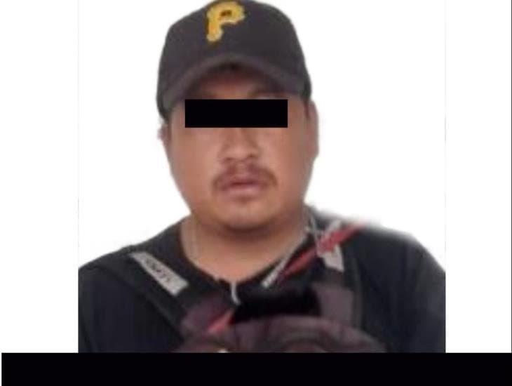 Detienen a motociclista armado en Acayucan