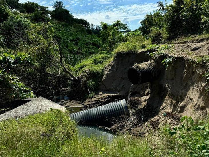 En colonia de Veracruz temen por deslaves ante la ruptura de una tubería