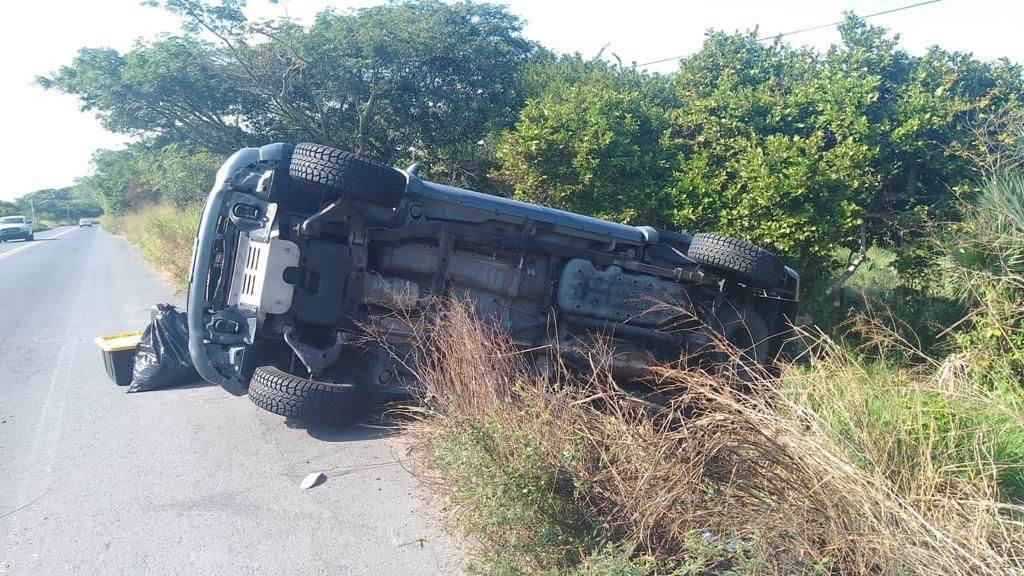 Aparatosa volcadura en el tramo Paso del Toro a Alvarado