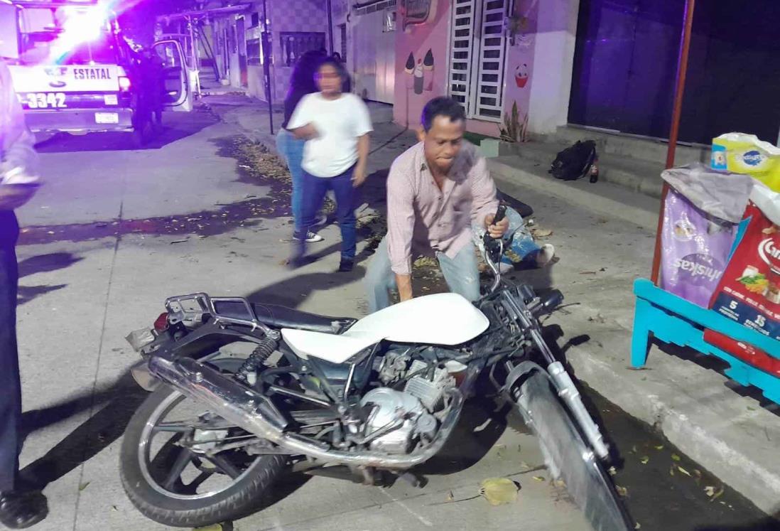 Arrollan a joven motociclista en la colonia Adalberto Tejeda, en Boca del Río | VIDEO