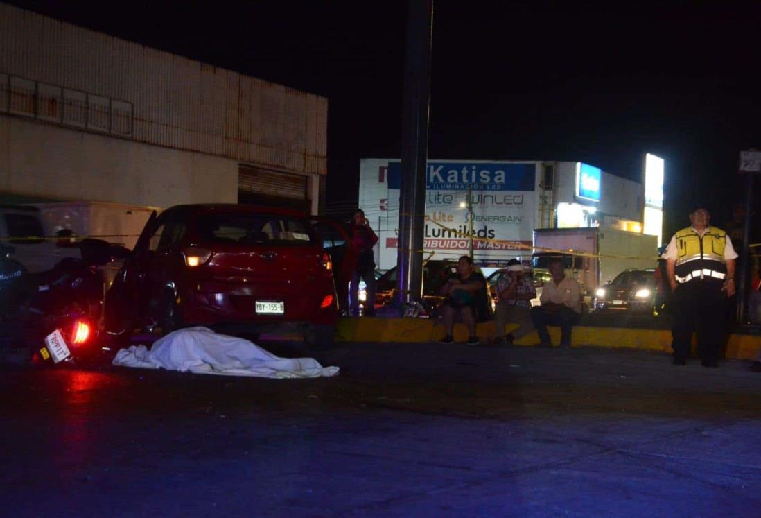 Jovencito pierde la vida en su moto al ser impactado en Veracruz | VIDEO