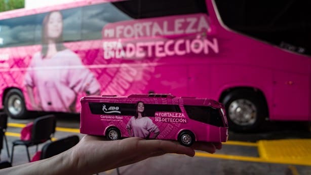 La doceava Caravana Rosa ADO contra el cáncer de mama ¡inicia su recorrido en Xalapa!