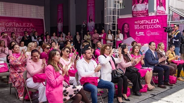 La doceava Caravana Rosa ADO contra el cáncer de mama ¡inicia su recorrido en Xalapa!