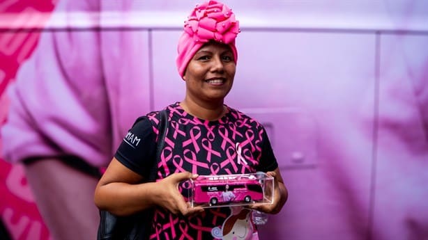 La doceava Caravana Rosa ADO contra el cáncer de mama ¡inicia su recorrido en Xalapa!